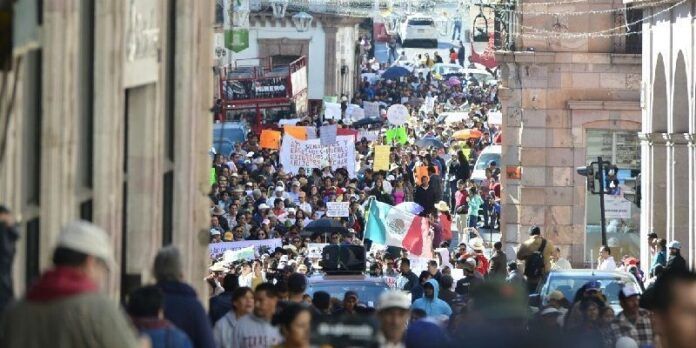 Cientos de personas se manifestaron Cientos de personas se manifestaron