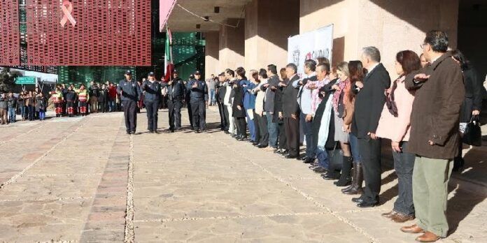 La alcaldesa encabezó los Honores a la Bandera La alcaldesa encabezó los Honores a la Bandera