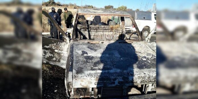 Vehículo calcinado en donde estaban las bolsas Vehículo calcinado en donde estaban las bolsas