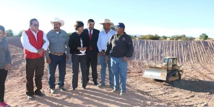 Alcaldesa pone obra en marcha Alcaldesa pone obra en marcha