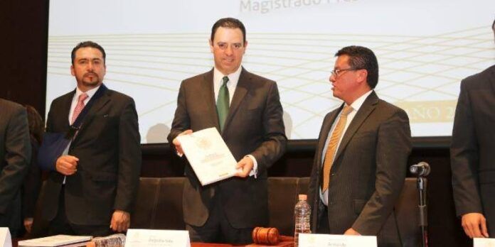 Asiste a informe de magistrado presidente Asiste a informe de magistrado presidente