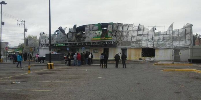 Toda la mercancía se incendia Toda la mercancía se incendia