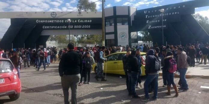 Liberarán el plantel hasta que se logre un acuerdo Liberarán el plantel hasta que se logre un acuerdo