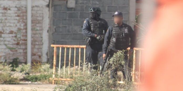 Policías estatales ingresaron al domicilio Policías estatales ingresaron al domicilio