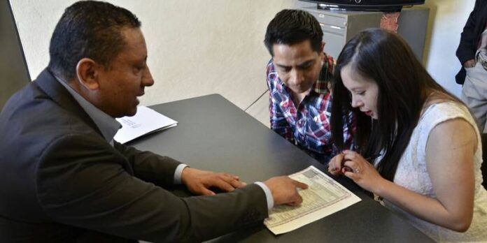 Invitan a más parejas Invitan a más parejas