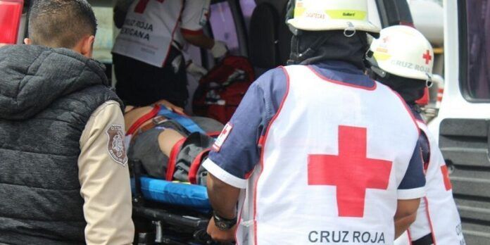 Paramédicos de la Cruz Roja auxiliaron al herido