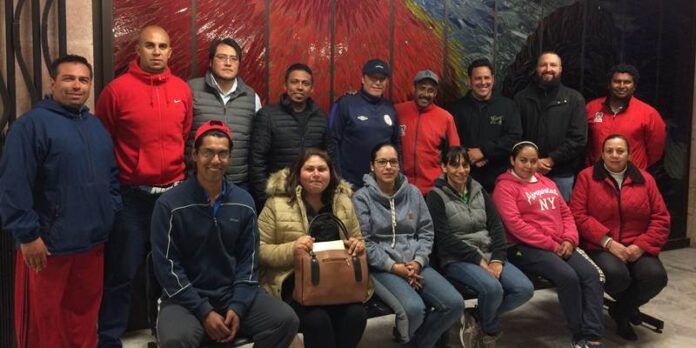 Participan representantes de asociaciones Participan representantes de asociaciones