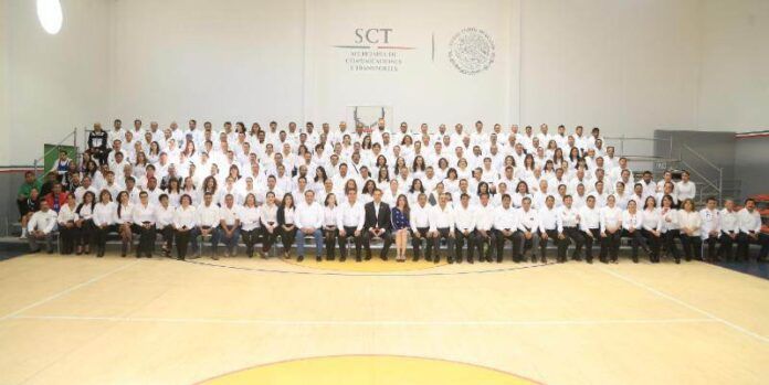 Gobernador con equipo de Centro SCT Gobernador con equipo de Centro SCT