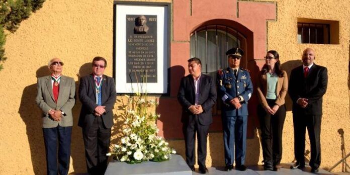 Develan placa
