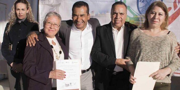 Clausuraron un curso alcalde y director del SNE Zacatecas