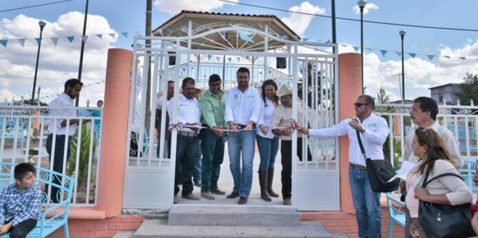 Obra realizada con apoyo de migrantes Obra realizada con apoyo de migrantes