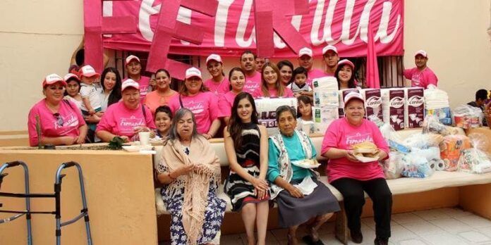 Lleva cobijas, despensas y regalos Lleva cobijas, despensas y regalos