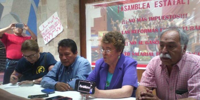 También piden cabeza del procurador También piden cabeza del procurador