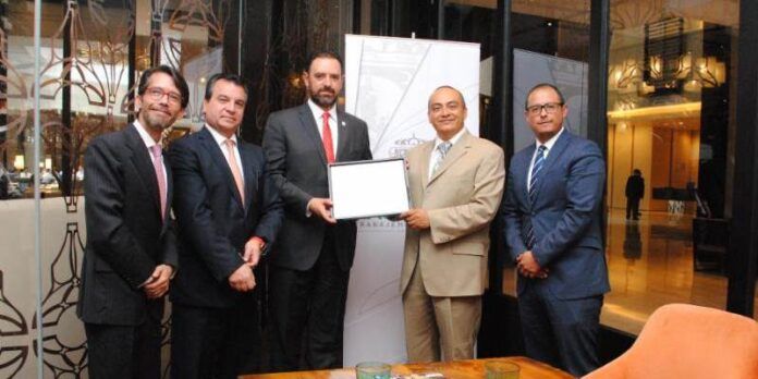 Revista U-Gob realiza la medición Revista U-Gob realiza la medición