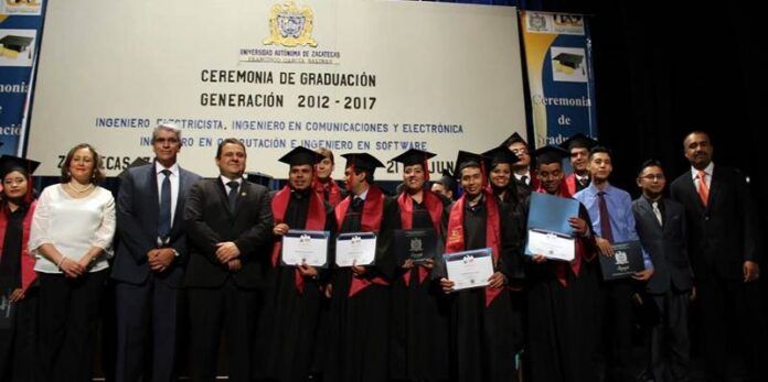 Se gradúan 46 alumnos Se gradúan 46 alumnos