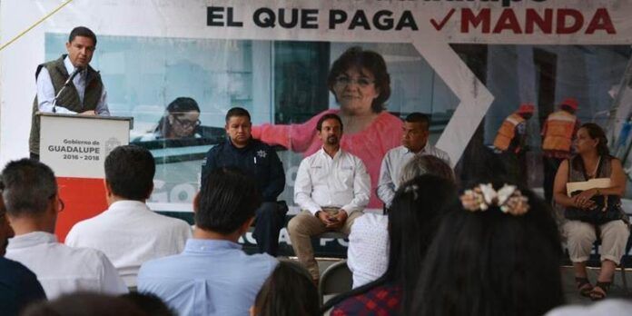 Alcalde visita la colonia Alcalde visita la colonia