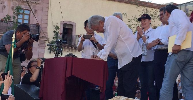 amlo-2.jpg