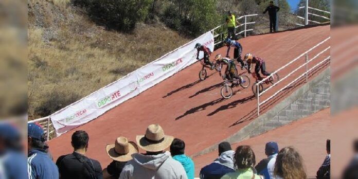 Participaron 400 deportistas Participaron 400 deportistas