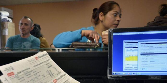 Contribuyentes aprovechan descuentos Contribuyentes aprovechan descuentos