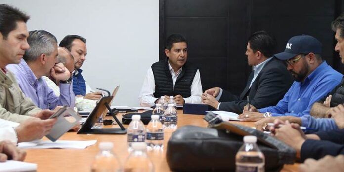 Se reúnen Enrique Flores y Víctor Rentería Se reúnen Enrique Flores y Víctor Rentería