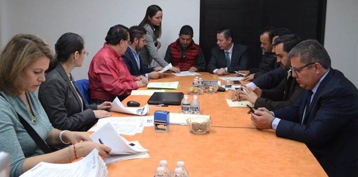 Alcalde y auditor firman convenio Alcalde y auditor firman convenio