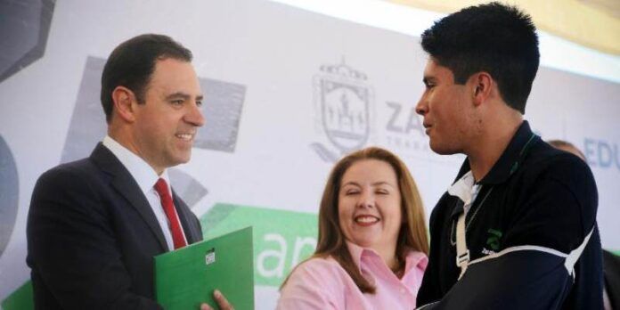 Institución celebra 35 aniversario Institución celebra 35 aniversario