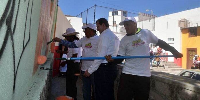 Participan funcionarios Participan funcionarios