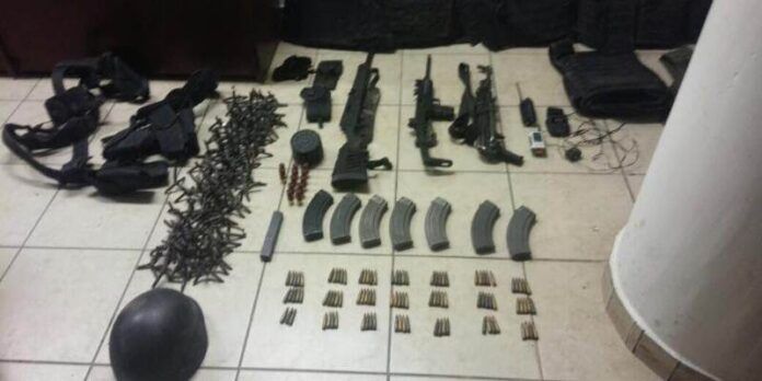 Aseguran armamento y equipo Aseguran armamento y equipo