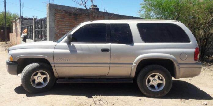 Vehículo con placas de Illinois