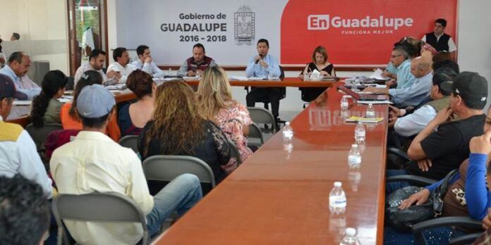 Expone soluciones Expone soluciones