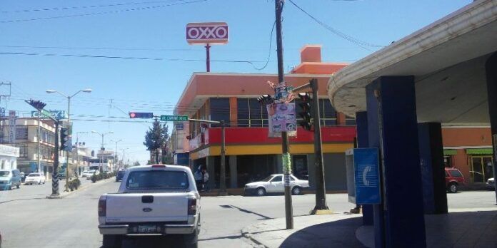 Robaron 5.000 pesos de este Oxxo Robaron 5.000 pesos de este Oxxo