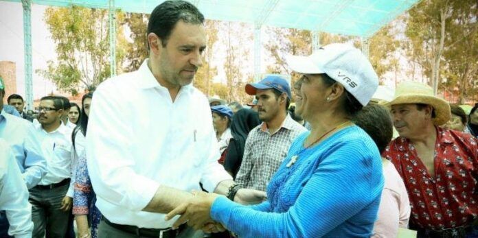 Alejandro Tello envió un mensaje Alejandro Tello envió un mensaje
