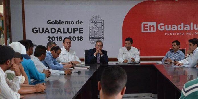 Alcalde se reúne con el gremio Alcalde se reúne con el gremio