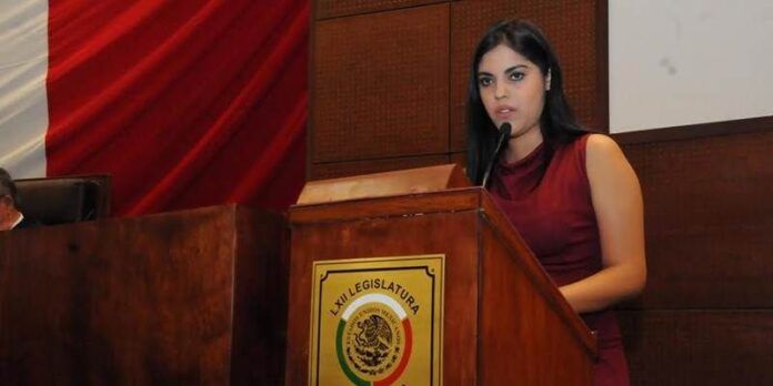 Isadora Santiváñez culpa a Geovanna Bañuelos Isadora Santiváñez culpa a Geovanna Bañuelos
