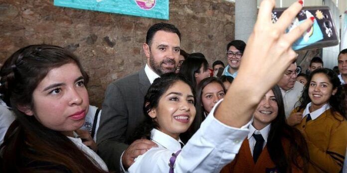 tello-estudiantes-012