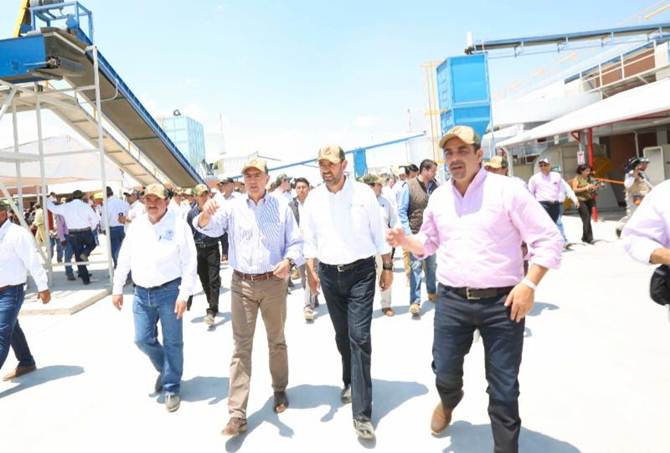 inauguran-planta-11.jpg