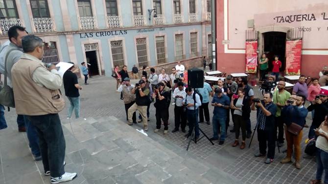 periodistas-1.jpg