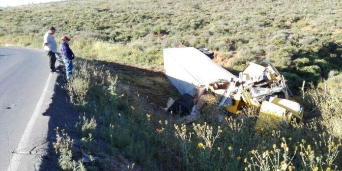 volcadura-trailer-amarillo-1-7e6