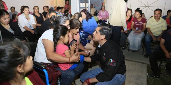 carlos-pena-estrecha-contacto-c4f