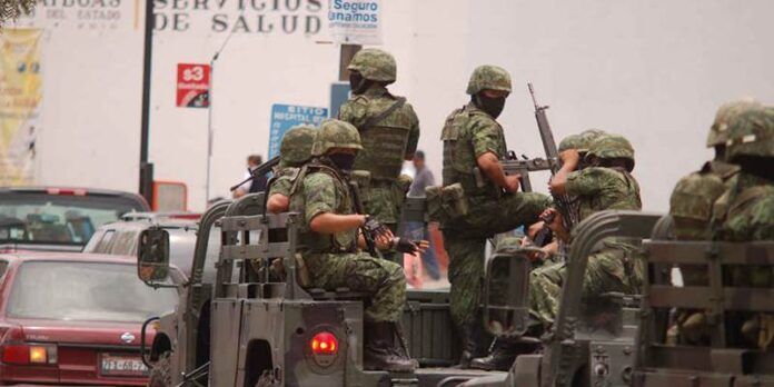 militares-896