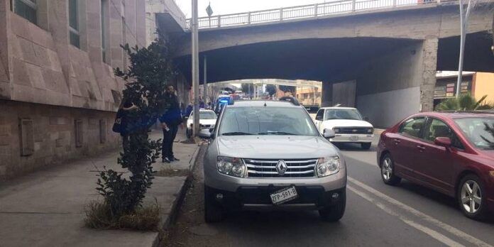 choque-taxi-renault-1-ac0