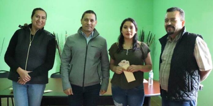 becas-joaquin-amaro-ece