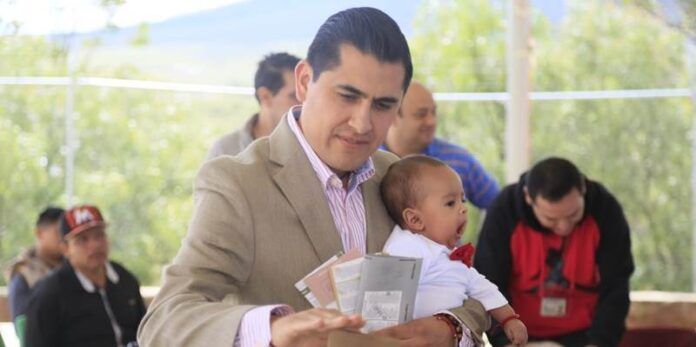 carlos-pena-voto-695