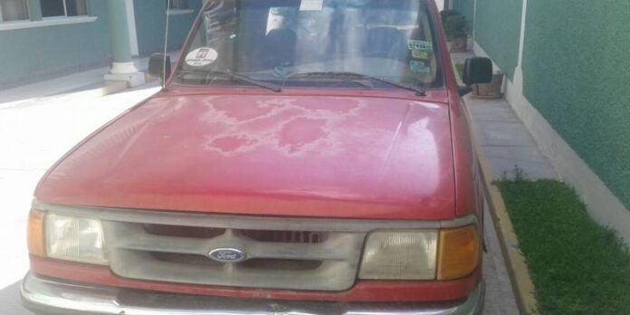 camioneta-roja-ed8
