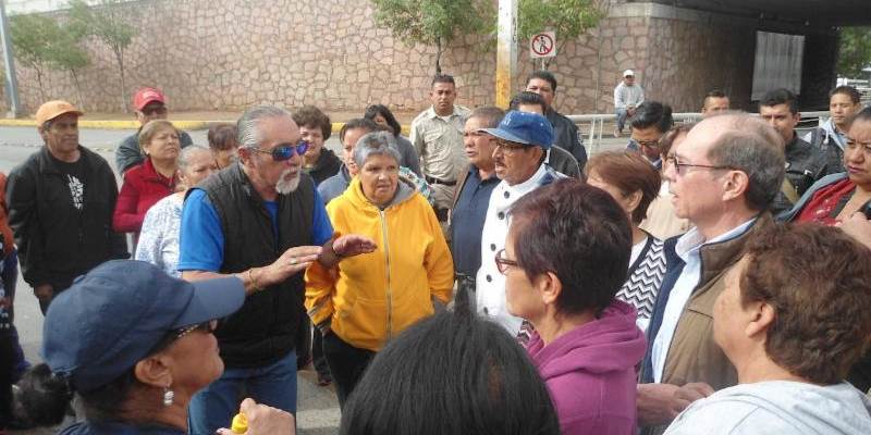 Colonos bloquearon vialidades