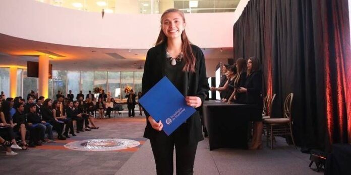 becas-tec-1-744