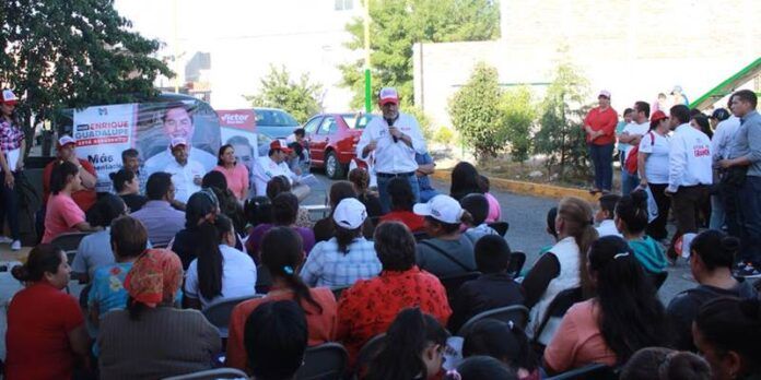 victor-armas-simpatizantes-fef