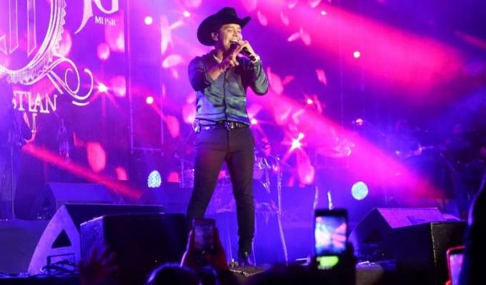 christian nodal 2