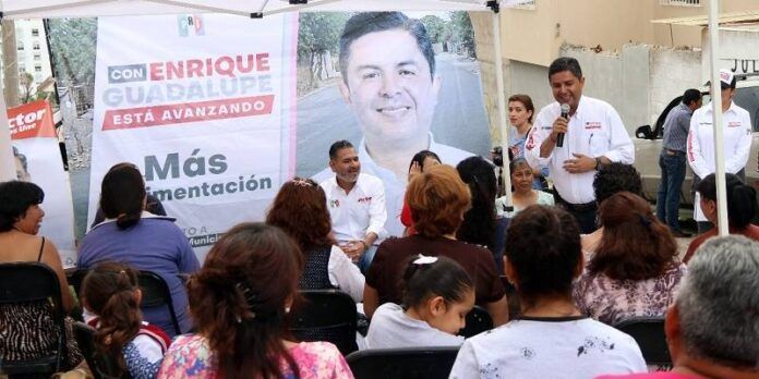 enrique-flores-educativo-733