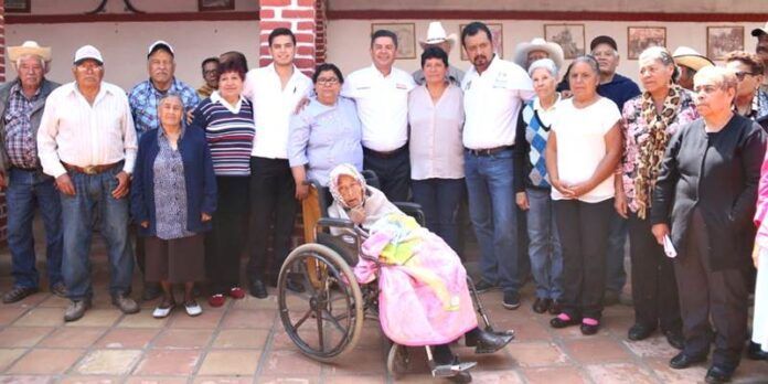 enrique-flores-adultos-mayores-9c2